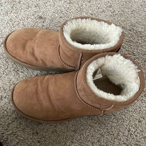 Short tan Ugg boots